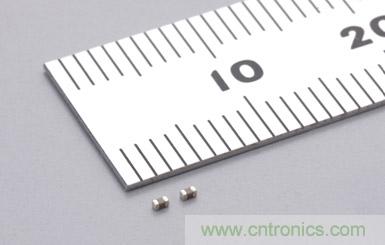 【導(dǎo)讀】目前伴隨著手機(jī)、平板電腦、LED照明等高科技電子產(chǎn)品的普及,電子設(shè)備正在不斷向小型化發(fā)展,電源的輸出功率也正在不斷增大。因此對(duì)電子設(shè)備采取過(guò)熱保護(hù)措施的重要性正在日益增強(qiáng)。其中特別對(duì)于只需組成簡(jiǎn)單的電路就能夠發(fā)揮過(guò)熱保護(hù)作用的PTC熱敏電阻的需求正在不斷增加。本屆介紹的是村田一款1.0×0.5mm、溫度測(cè)量誤差±3℃、額定零功率電阻值為1kΩ的片式PTC熱敏電阻。 隨著手機(jī)、平板電腦、LED照明等高科技電子產(chǎn)品的普及,電子設(shè)備正在不斷向小型化發(fā)展,電源的輸出功率也正在不斷增大,因此對(duì)電子設(shè)備采取過(guò)熱保護(hù)措施也更加重要,其中特別對(duì)于只需組成簡(jiǎn)單的電路就能夠發(fā)揮過(guò)熱保護(hù)作用的PTC熱敏電阻的需求正在不斷增加。 現(xiàn)在具有過(guò)熱保護(hù)作用的片式PTC熱敏電阻的外形尺寸一般都大于1.6×0.8mm,溫度測(cè)量*2誤差也都大于±5℃。村田利用自己開(kāi)發(fā)的材料技術(shù)和生產(chǎn)工藝技術(shù),成功地實(shí)現(xiàn)了外形尺寸為1.0×0.5mm、溫度測(cè)量誤差為±3℃、額定零功率電阻值為1kΩ的片式PTC熱敏電阻系列產(chǎn)品的商品化。我們根據(jù)該產(chǎn)品的溫度測(cè)量值,在從80℃至150℃的范圍中以10℃為單位,劃分了各系列產(chǎn)品。 產(chǎn)品特點(diǎn) * 外形尺寸小 (1.0×0.5mm) * 溫度測(cè)量誤差小 (電阻值為100kΩ和10kΩ時(shí),溫度測(cè)量誤差分別為±3℃和±5℃) * 擁有豐富的以10℃為單位的系列產(chǎn)品,能夠滿(mǎn)足客戶(hù)的各種溫度測(cè)量要求 (80℃~150℃ (電阻值為100kΩ時(shí)) ; 65℃~135℃ (電阻值為10kΩ時(shí)) ) * 符合TUV和UL安規(guī)標(biāo)準(zhǔn) 用途 * LED燈的過(guò)熱保護(hù)和電力控制 * 筆記本電腦的電源散熱等; DC-DC轉(zhuǎn)換器的MOSFET*3過(guò)熱保護(hù); 鋰離子電池保護(hù)電路中的MOSFET過(guò)熱保護(hù) * 電動(dòng)機(jī)逆變器和線圈的過(guò)熱保護(hù)和電力控制 術(shù)語(yǔ)說(shuō)明 *1 熱敏電阻: 對(duì)熱敏感的半導(dǎo)體電阻,其電阻值會(huì)隨溫度的變化而改變。一般來(lái)說(shuō),許多人都知道電阻值會(huì)隨著溫度的上升而逐步減小的NTC (負(fù)溫度系數(shù)) 熱敏電阻。然而在熱敏電阻中,還有一種當(dāng)溫度超過(guò)一定的溫度 (居里溫度*4) 時(shí),其電阻值會(huì)隨著溫度的升高而急劇增大的元件,這就是PTC (正溫度系數(shù)) 熱敏電阻 (POSISTOR?*5) 。PTC熱敏電阻不僅具備過(guò)熱保護(hù)功能,還具有特有的電阻溫度特性,可被用來(lái)控制電流和電力。 *2 溫度測(cè)量: 此系列產(chǎn)品最適用于檢測(cè)電阻值達(dá)到10kΩ或100kΩ時(shí)的溫度。 *3 MOSFET: Metal-Oxide-Semiconductor Field-Effect Transistor (金屬-氧化層-半導(dǎo)體-場(chǎng)效晶體管) 的縮寫(xiě)。 MOSFET適合作為DC-DC轉(zhuǎn)換器的開(kāi)關(guān)元件和一般的電流開(kāi)關(guān)等元件。如果其工作溫度超過(guò)了一定的溫度,F(xiàn)ET (場(chǎng)效晶體管) 就會(huì)被損壞,因此通過(guò)使用具有過(guò)熱保護(hù)作用的POSISTOR?,就能夠防止FET因過(guò)熱而損壞。 *4 居里溫度: 也稱(chēng)居里點(diǎn) (Currie Point) 。我公司將電阻值達(dá)到溫度為25℃時(shí)的電阻值 (額定零功率電阻值) 的2倍時(shí)的溫度定義為居里溫度。 *5 POSISTOR?: 是株式會(huì)社村田制作所的注冊(cè)商標(biāo)。 系列產(chǎn)品型號(hào) * PRF15AR102RB6RC * PRF15BA102RB6RC * PRF15BB102RB6RC * PRF15BC102RB6RC * PRF15BD102RB6RC * PRF15BE102RB6RC * PRF15BF102RB6RC * PRF15BG102RB6RC 特性圖 特性圖 電氣特性 產(chǎn)品型號(hào) 特性 額定零功率 電阻值(在環(huán)境溫度為+25℃的條件 下) 電阻值為10kΩ時(shí)的溫度測(cè)量值 電阻值為100kΩ時(shí)的溫度測(cè)量值 最大電壓 PRF15AR102RB6RC AR 1kΩ±50% 135±5℃ 150±3℃ 32VDC PRF15BA102RB6RC BA 125±5℃ 140±3℃ PRF15BB102RB6RC BB 115±5℃ 130±3℃ PRF15BC102RB6RC BC 105±5℃ 120±3℃ PRF15BD102RB6RC BD 95±5℃ 110±3℃ PRF15BE102RB6RC BE 85±5℃ 100±3℃ PRF15BF102RB6RC BF 75±5℃ 90±3℃ PRF15BG102RB6RC BG 65±5℃ 80±3℃ 外形尺寸圖 外形尺寸圖 生產(chǎn)體制 村田制作所八日市事業(yè)所在2011年3月開(kāi)始了該系列產(chǎn)品的量產(chǎn)活動(dòng)。 樣品價(jià)格 10日元/個(gè)