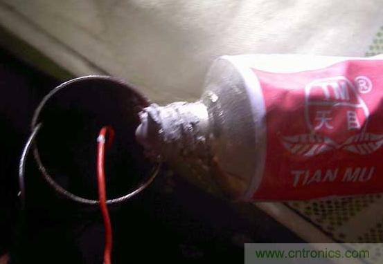 高亮LED手電筒超簡(jiǎn)DIY:原理圖+全過程