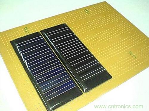 微型太陽能供電板DIY,給手電筒收音機供電