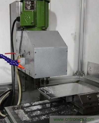 DIY:自制無線控制機(jī)器人