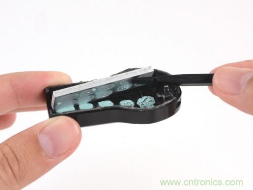 拆解新一代顛覆性產品: 谷歌Chromecast電視棒內部探秘