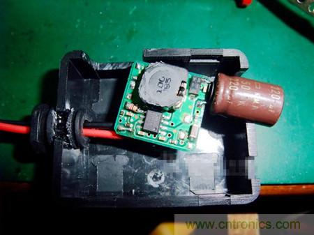 DIY:自制安全高效車用手機充電器