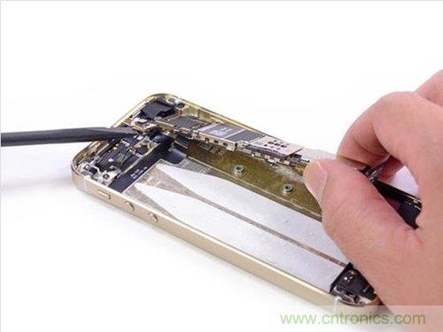 土豪金iPhone 5S拆解：內(nèi)部結(jié)構(gòu)升級(jí)，維修難度增加
