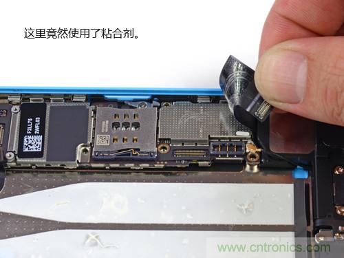 內(nèi)部能否出“彩”?“五彩機(jī)身”iPhone 5C拆解揭秘