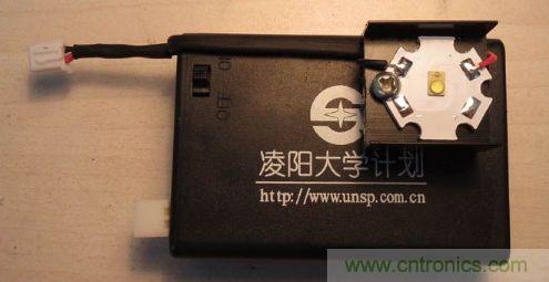 上接口插頭插座，套上熱縮管