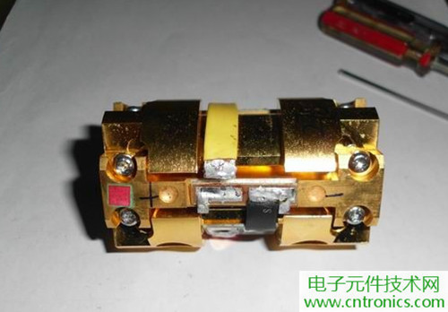 這貨一萬三?50W半導體激光模塊拆解