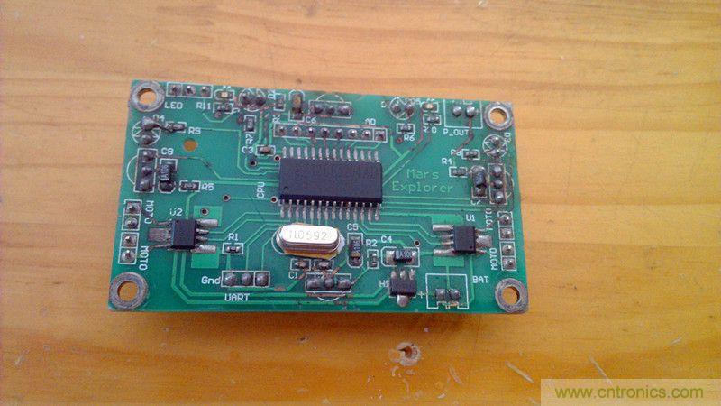 牛人力作！PCB版藍(lán)牙智能小車DIY