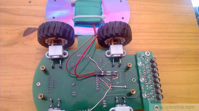 牛人力作！PCB版藍(lán)牙智能小車DIY