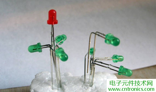 工科男的圣誕禮物:簡(jiǎn)易LED圣誕樹(shù)DIY