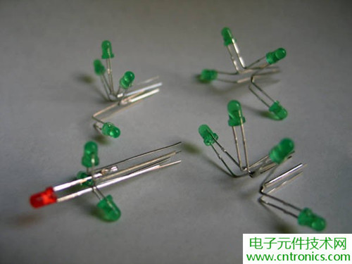 工科男的圣誕禮物:簡(jiǎn)易LED圣誕樹(shù)DIY