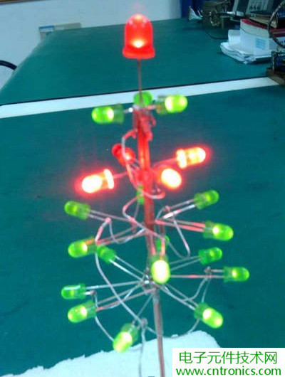 工科男的圣誕禮物:簡(jiǎn)易LED圣誕樹(shù)DIY