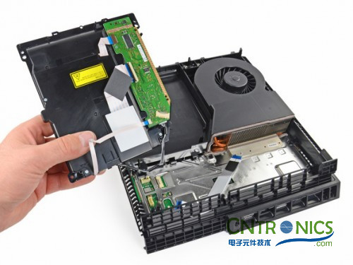 游戲機內部的秘密:逆天級拆解索尼 PALY STATION 4!