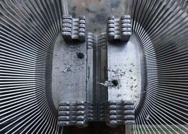 變廢為寶!風扇散熱器變身山寨LED燈