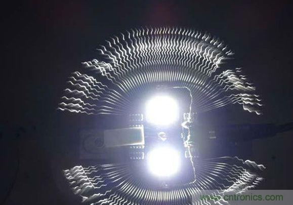 變廢為寶!風扇散熱器變身山寨LED燈