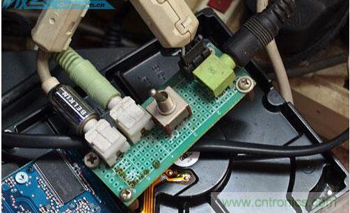 DIY：自制超炫音頻分配器，實(shí)現(xiàn)音箱共用