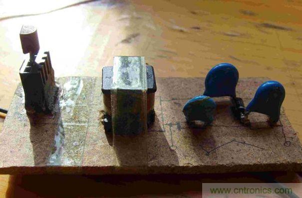 DIY單管自激,領(lǐng)略高壓電火花風采