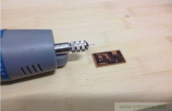 最細鉆頭，透光檢查