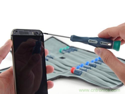 牛人強拆！新HTC One(M8)真機精密做工難修理