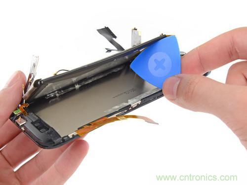 牛人強拆！新HTC One(M8)真機精密做工難修理