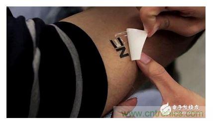  像貼紙一樣，汗水發(fā)電