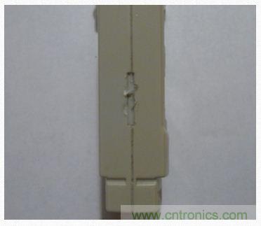 圖2:機身側面的狹縫。