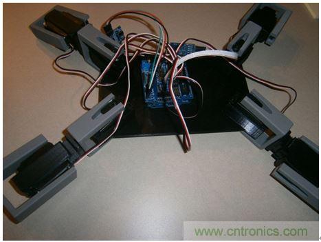 想要DIY一個會打招呼的超萌機器人嗎？猛戳這里