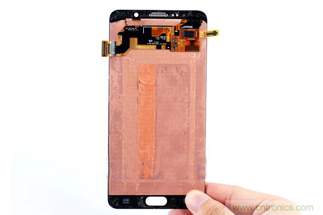Galaxy Note5拆解,與S系列差距日漸模糊