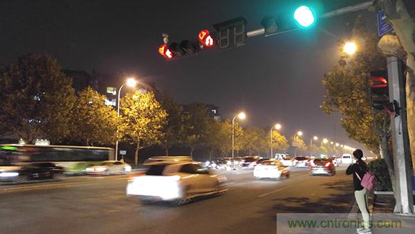 業(yè)界良心 LG V10 評(píng)測(cè):剛毅、冷峻，不失人性化