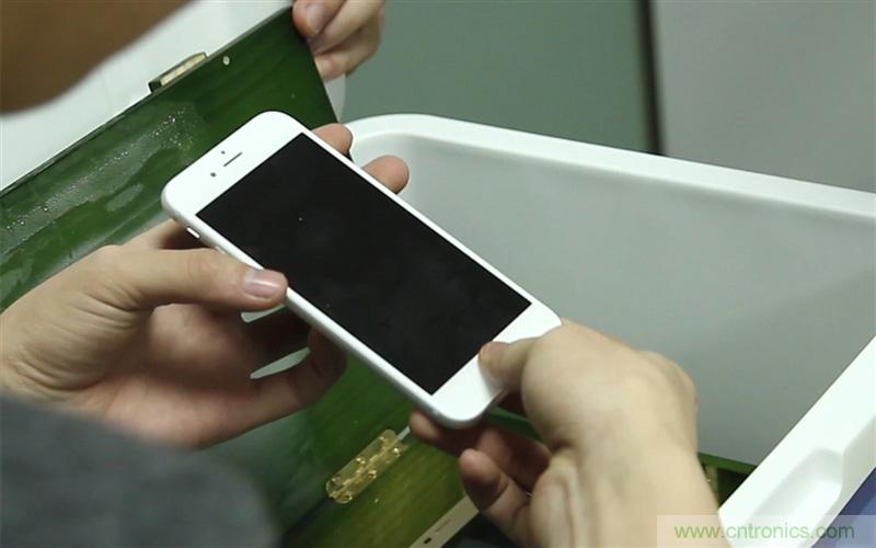 手機抗凍性能大挑戰:iPhone被完爆