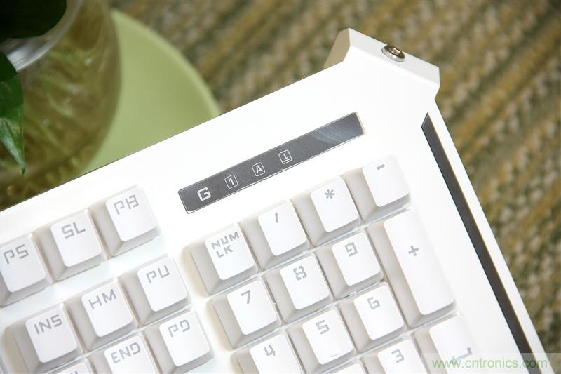 曾經的網吧統治者—雙飛燕血手幽靈機械鍵盤,真世界最快?