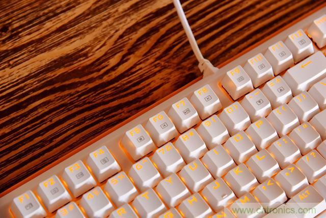 左手寫愛，右手寫他——從此鍵盤鼠標(biāo)不分家！