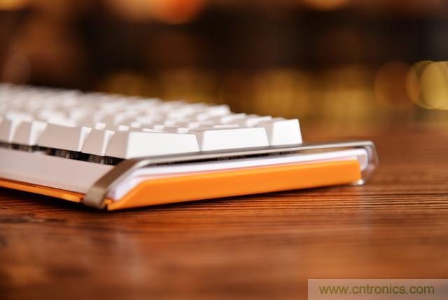 左手寫愛，右手寫他——從此鍵盤鼠標(biāo)不分家！