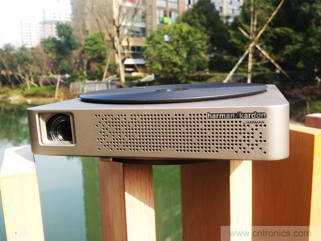 無屏電視時代已然來臨,客廳你做好準備了嗎?