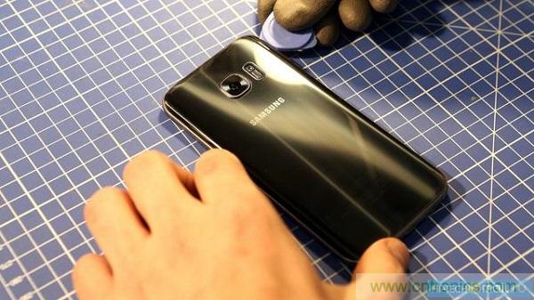 三星S7手機僅靠粘膠防水,也是沒“sei”了!