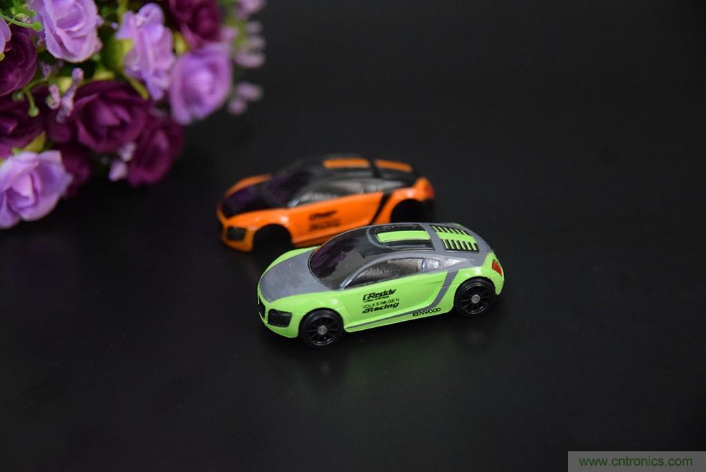 虛擬與現實相結合的飛車游戲，讓你體驗速度與激情的碰撞！