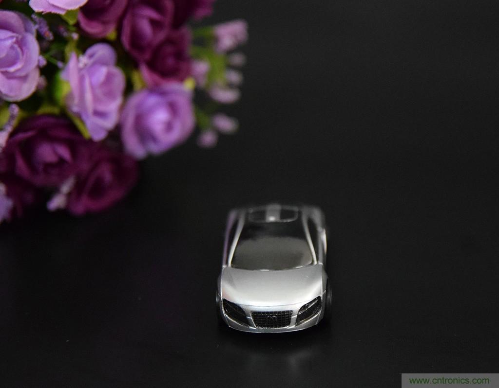 虛擬與現實相結合的飛車游戲，讓你體驗速度與激情的碰撞！