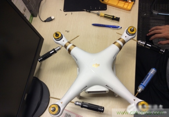 真飛機拆不著,那就來拆拆無人機“鼻祖”大疆吧!