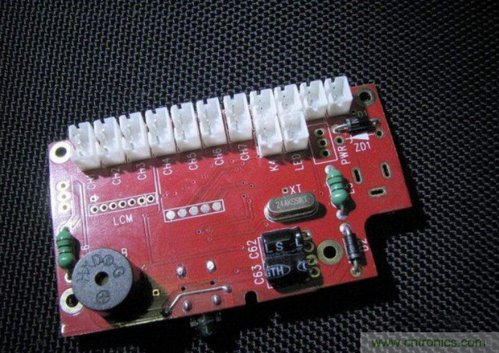 無人機(jī) DIY 制作全過程，酷得不要不要的！