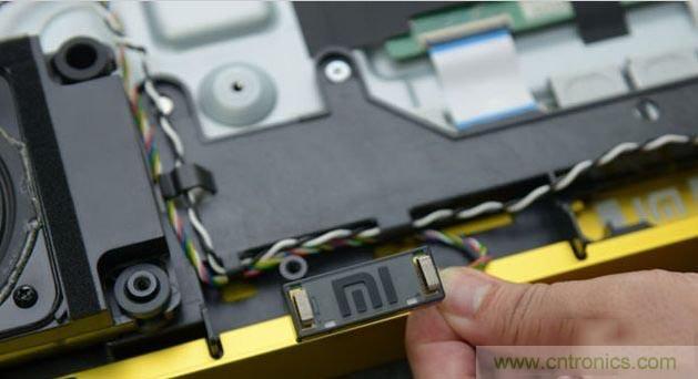 小米電視震撼拆解:內(nèi)部芯片電路設計構造曝光