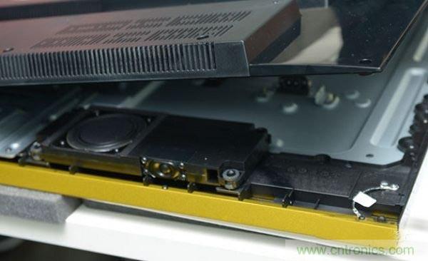 小米電視震撼拆解:內(nèi)部芯片電路設計構造曝光