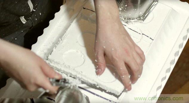 夏天太熱空調太貴？六步低成本DIY冷氣