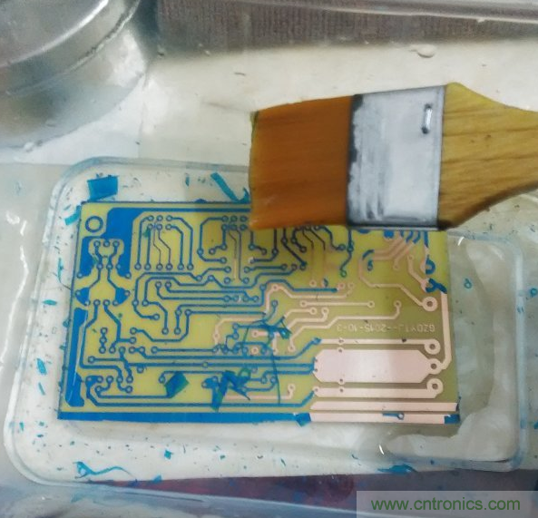 嘗試了四次PCB制作， 最后一發算是成功了