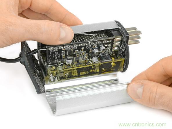 從電池到傳感器，完整拆解小米智能自行車