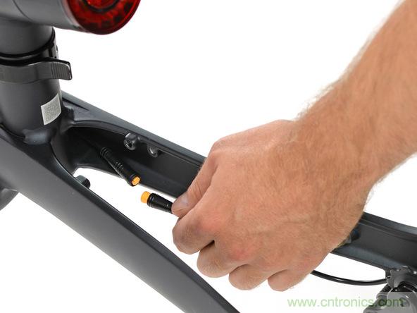 從電池到傳感器，完整拆解小米智能自行車