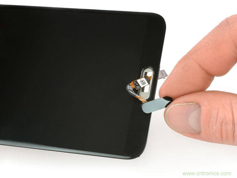 拆解華為P20 Pro:后置三攝都有硬件級光學防抖