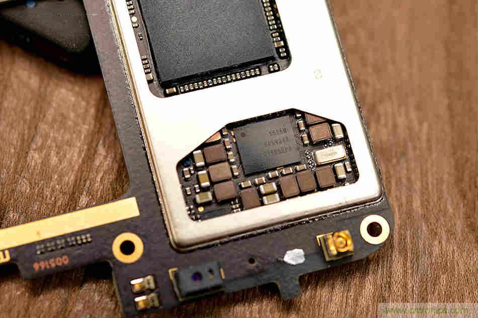 拆解魅族15 Plus：玩轉(zhuǎn)了新概念，但其工藝究竟如何？