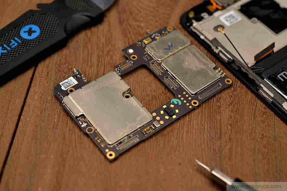 拆解魅族15 Plus：玩轉(zhuǎn)了新概念，但其工藝究竟如何？