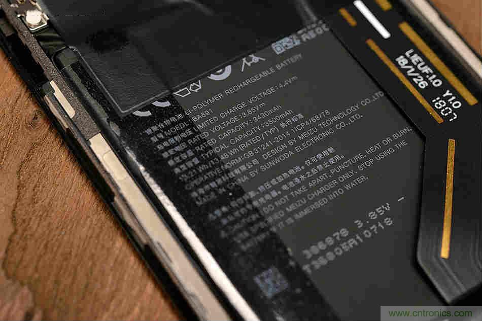 拆解魅族15 Plus：玩轉(zhuǎn)了新概念，但其工藝究竟如何？