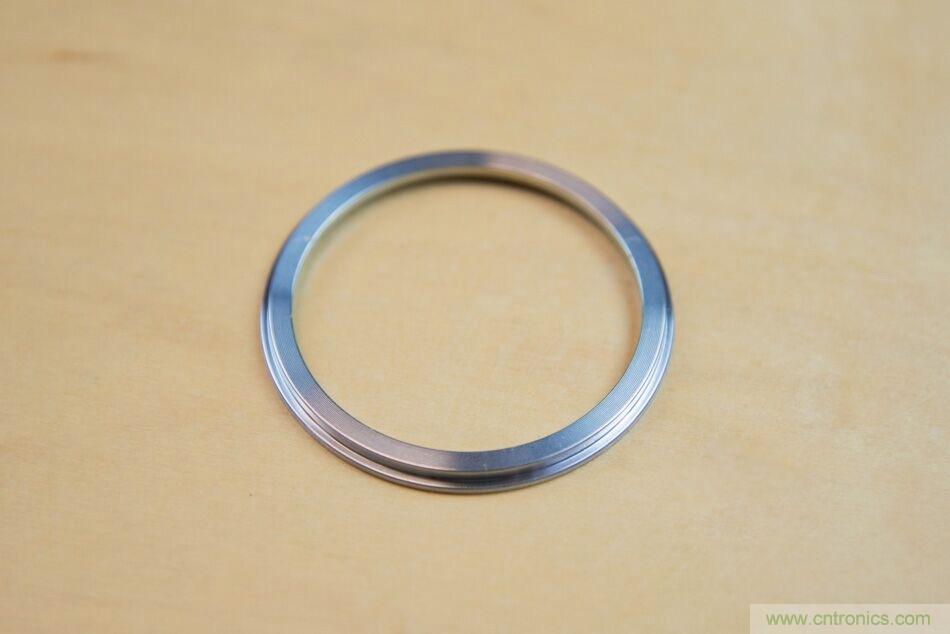 拆解戴森吹風機:近三千元的價格貴在哪?