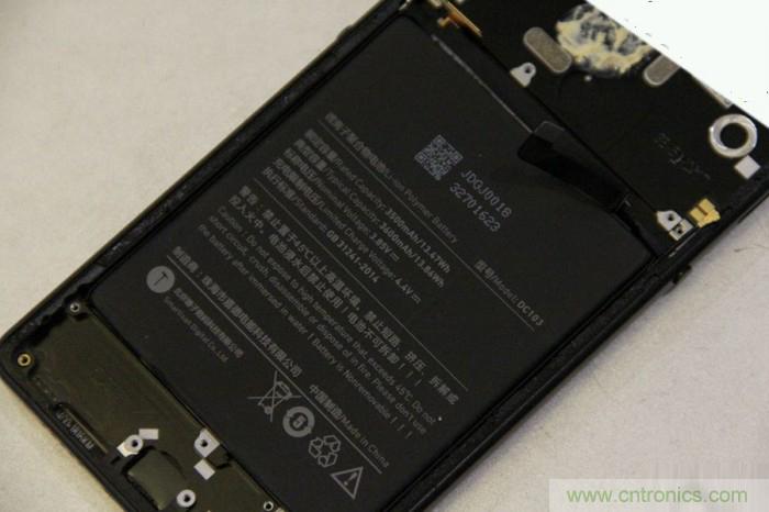 堅果R1拆解:內(nèi)部設(shè)計究竟如何?